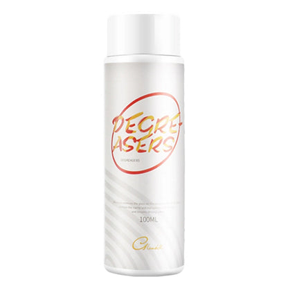 Detergente per pellicole oleose sui vetri delle auto