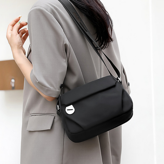 Borsa a spalla leggera e minimalista da donna
