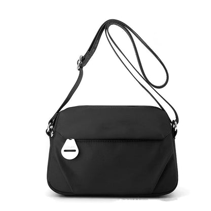 Borsa a spalla leggera e minimalista da donna
